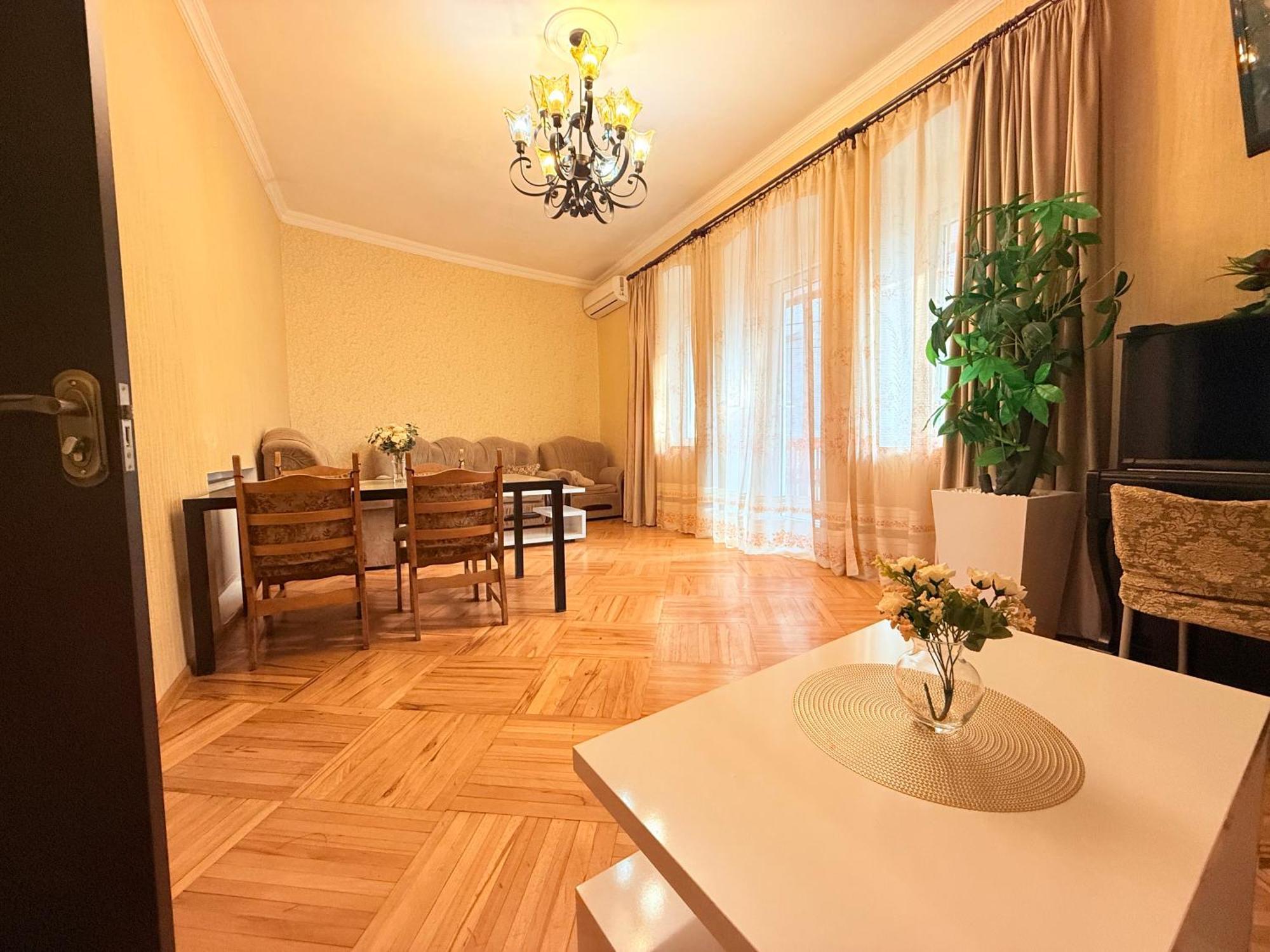 Tamuna Apartment Tbilisi Ngoại thất bức ảnh